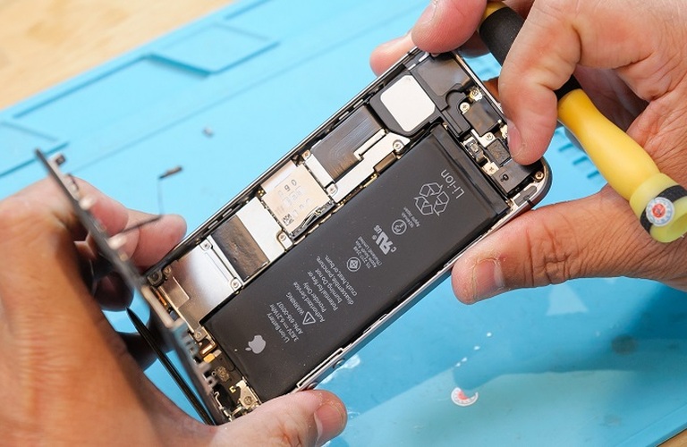 SHARP、AQUOSスマホ（Android）の修理ならお任せ下さい
