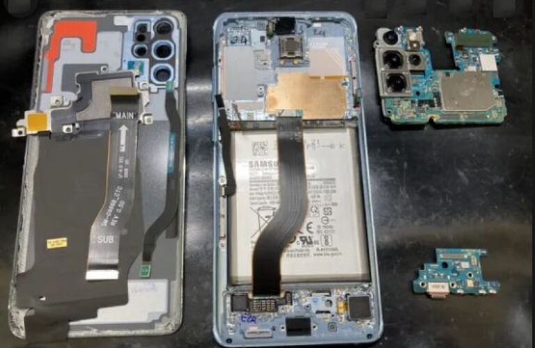 古いAndroidの画面が点かない！古いから部品が無い！いえいえ！