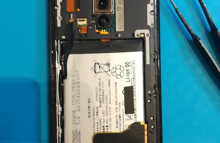 Xperia1-Ⅱのバッテリー交換7000円！